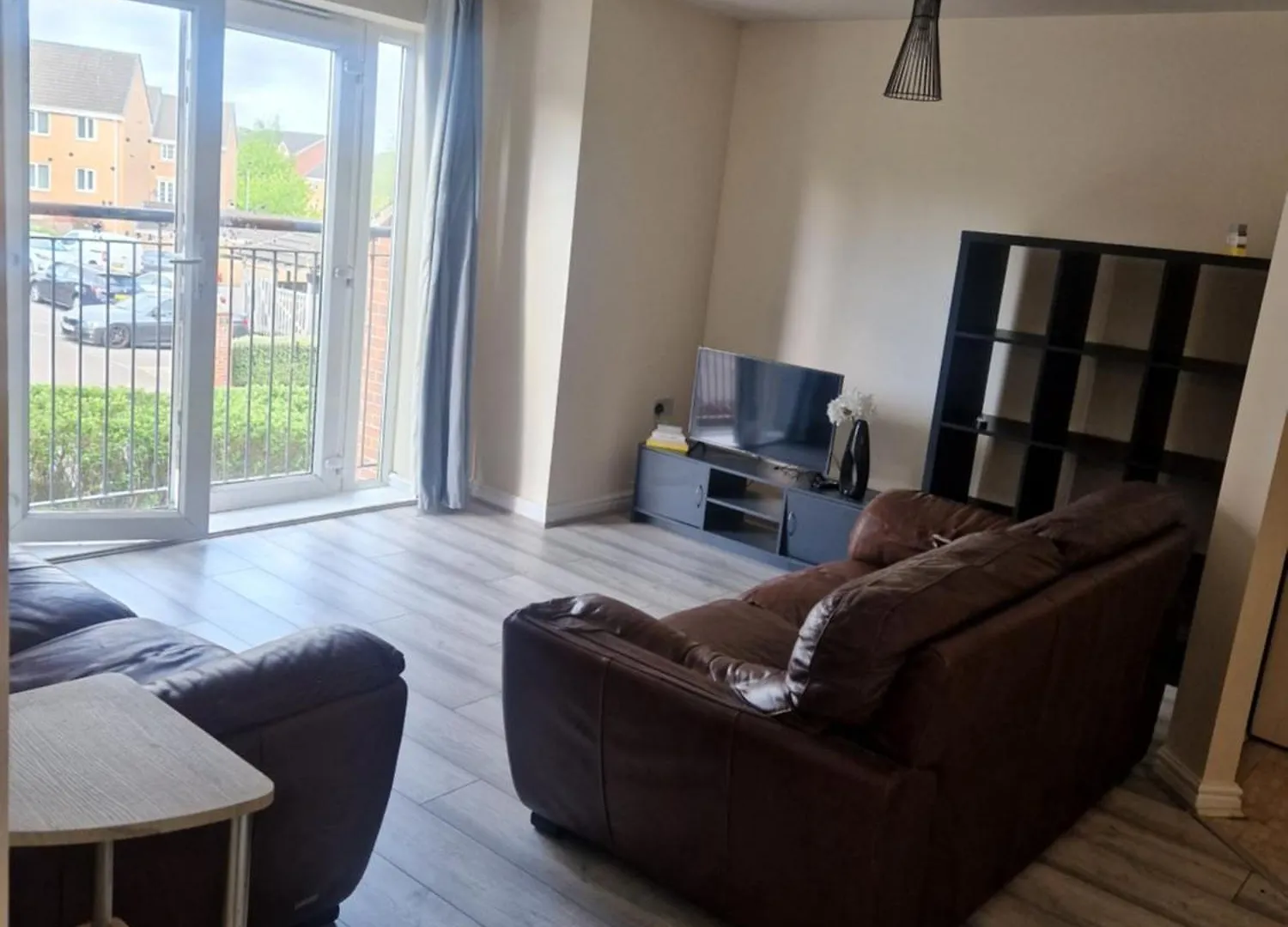 Homely 2 Bedrooms Flat Robin Hood